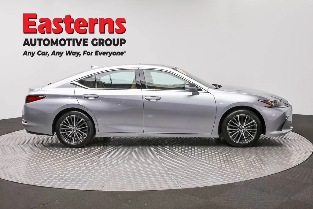 Used 2022 Silver Lexus 350 image 4