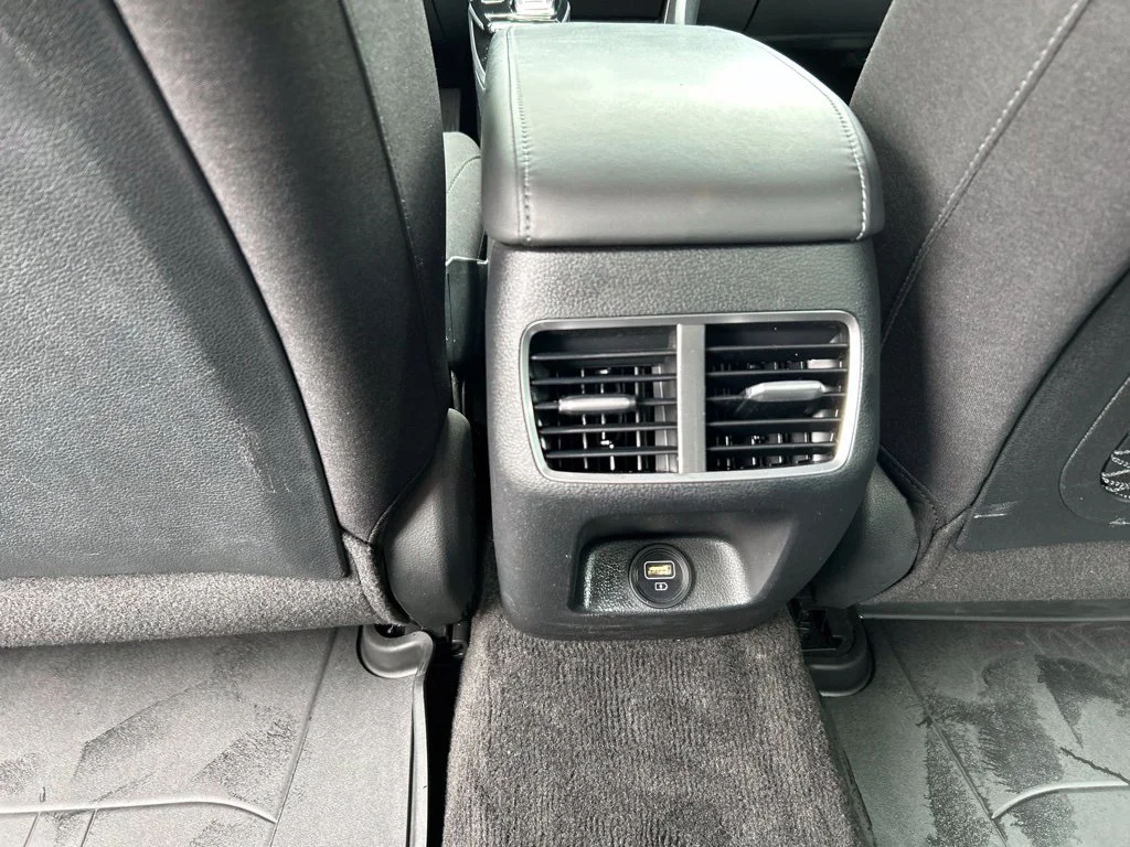 Used 2022 White Hyundai Blue image 29