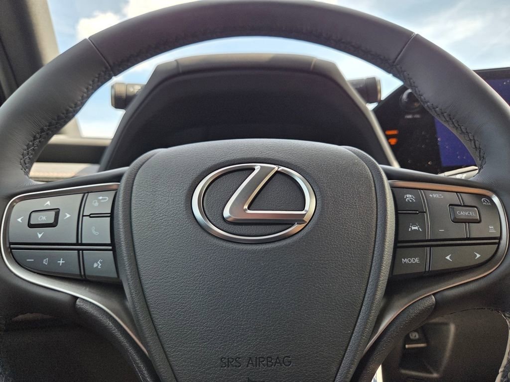 New 2026 Ultra White Lexus PREMIUM AWD image 32