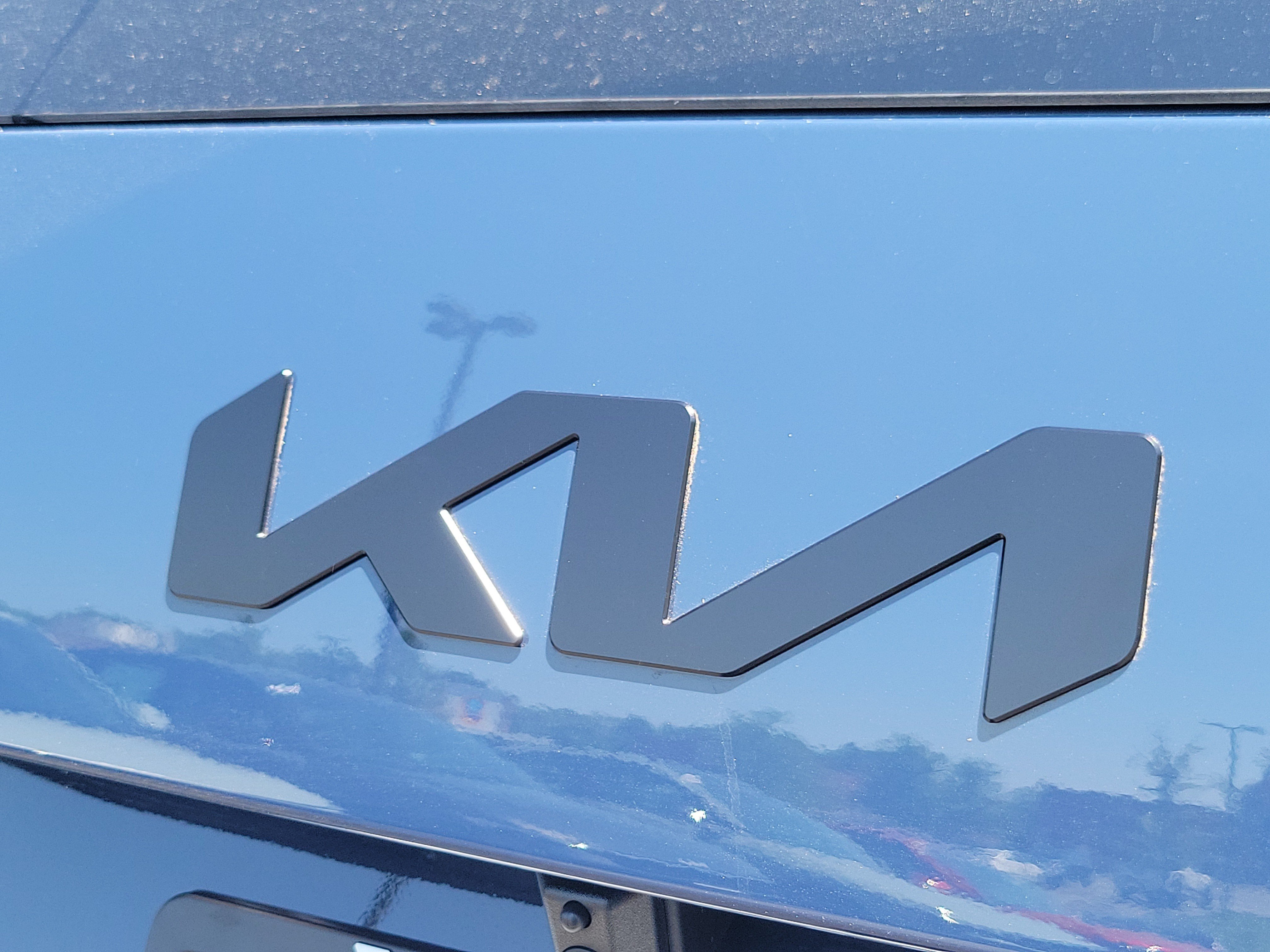Used 2027 Midnight Lake Blue Kia X-Line SX-Prestige image 8