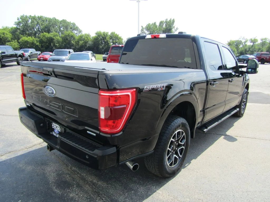Used 2023 Agate Black Metallic Ford XLT image 8