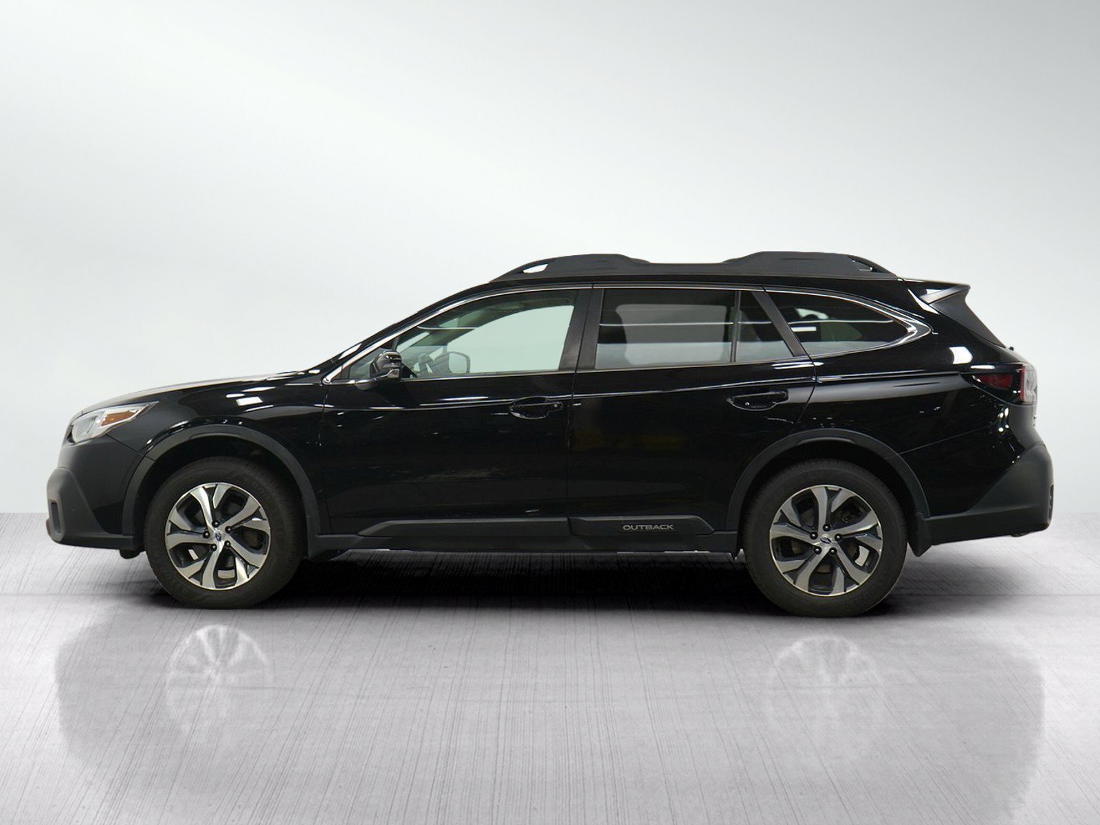 Used 2020 Subaru Outback Limited with VIN 4S4BTANC9L3262574 for sale in Burnsville, Minnesota
