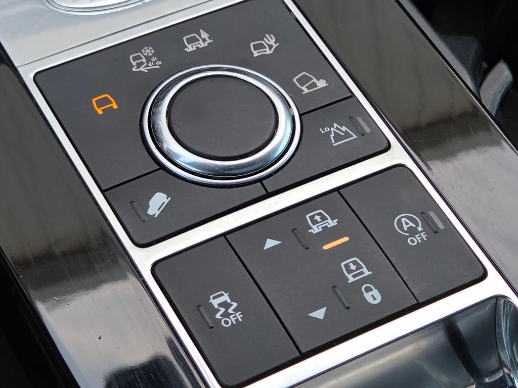 Used 2019 Black Land Rover HSE image 31