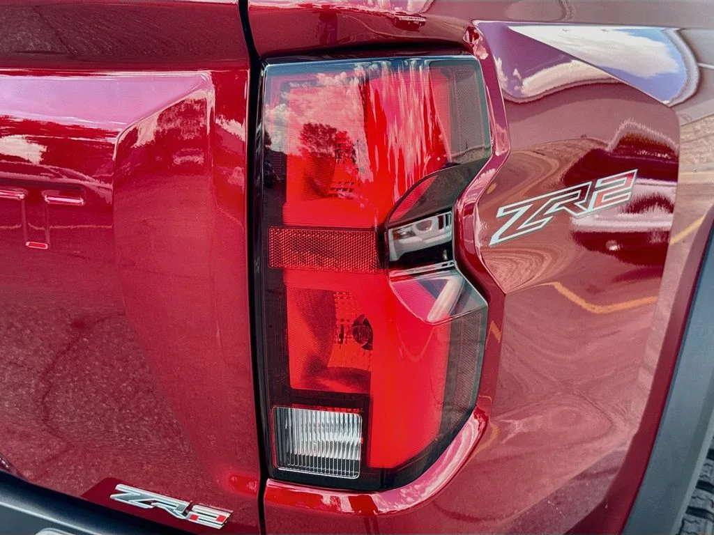 Used 2026 Red Chevrolet ZR2 image 31