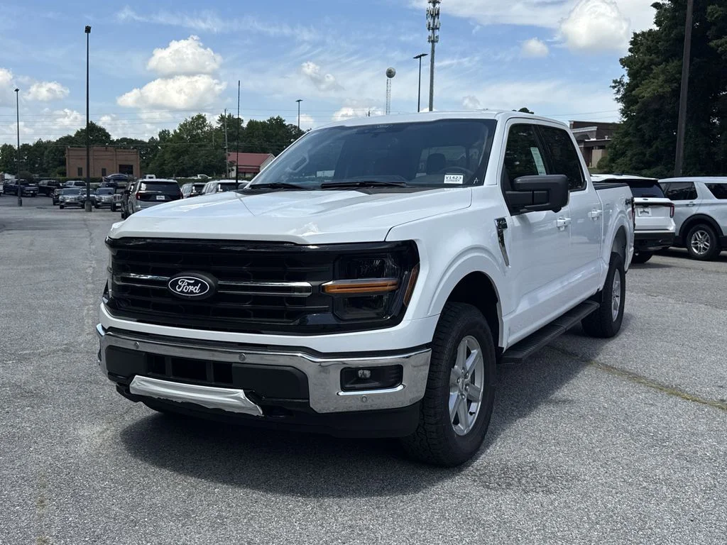New 2026 White Ford XLT image 3