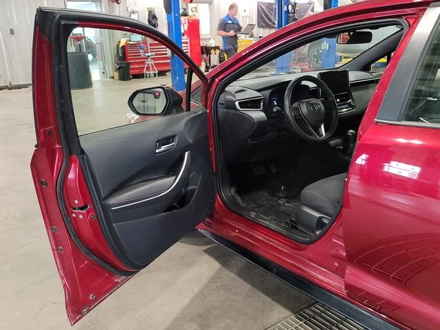 Used 2024 Pearl Toyota SE image 16