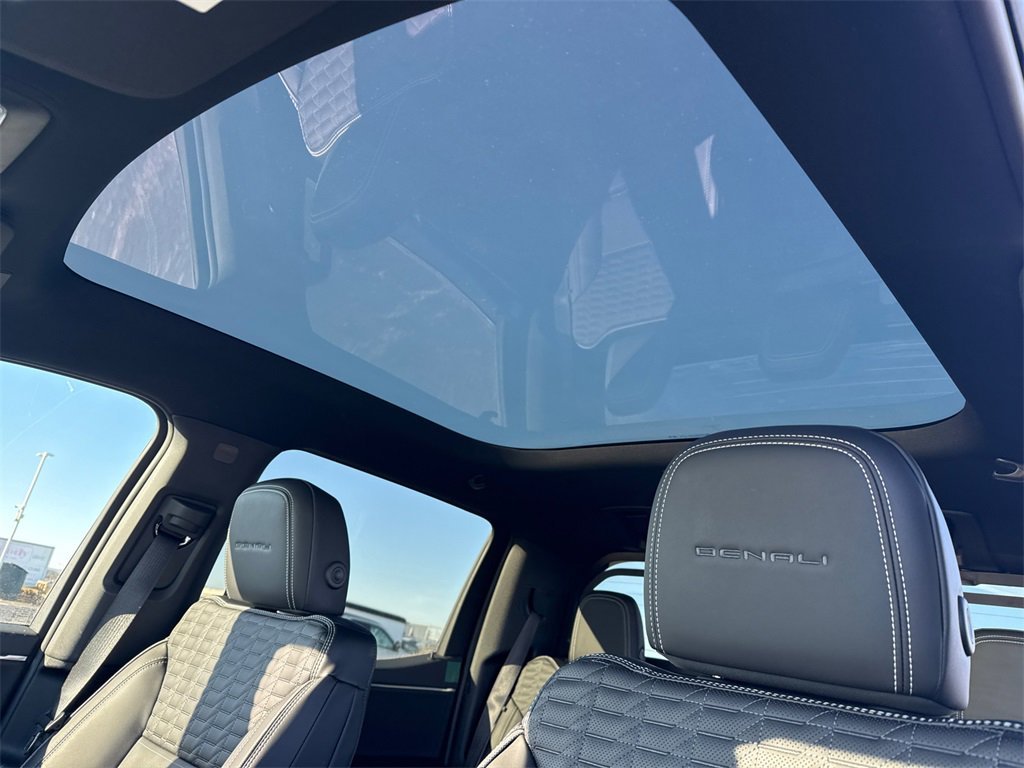 2025 GMC SIERRA - Image 28