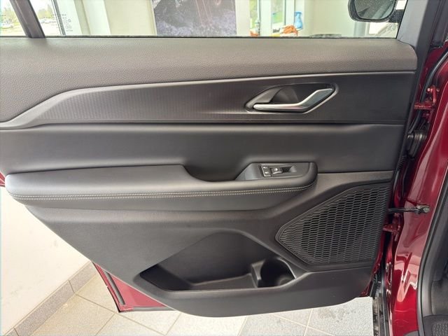 New 2026 Velvet Red Pearl-Coat Exterior Paint Jeep Laredo image 17