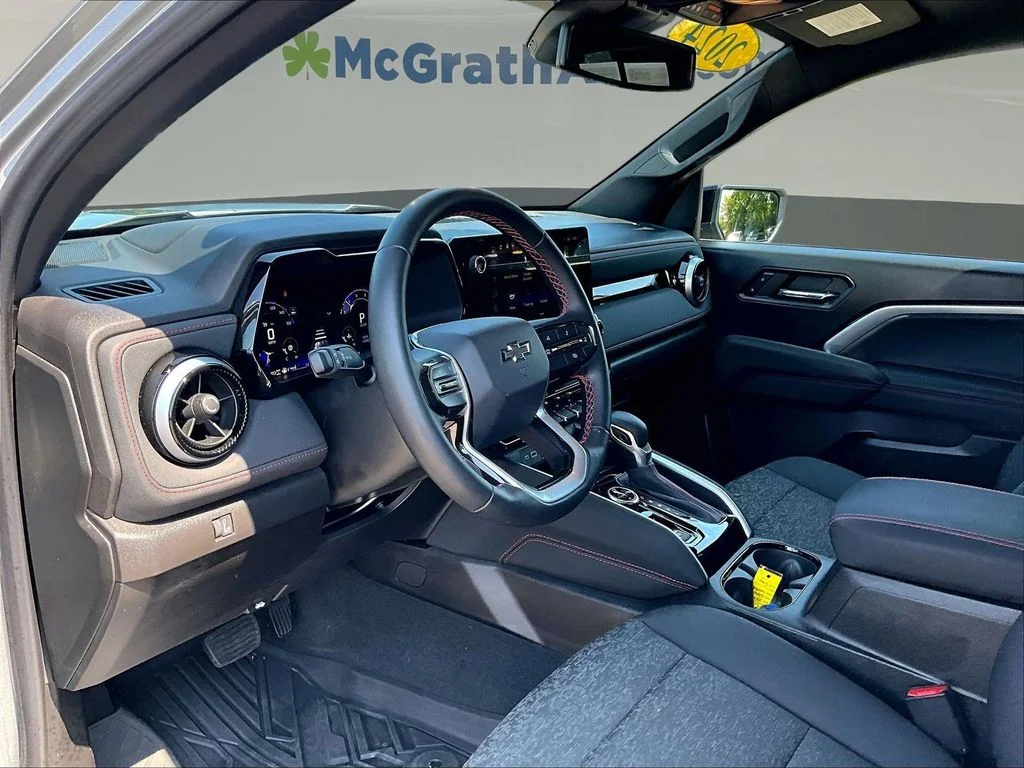 Used 2024 Gray Chevrolet Z71 image 20