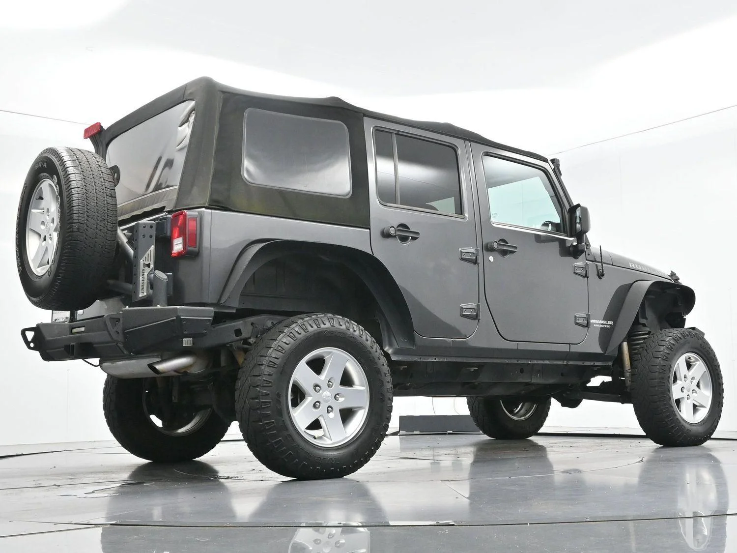 Used 2017 Granite Crystal Metallic Clearcoat Jeep Rubicon image 45