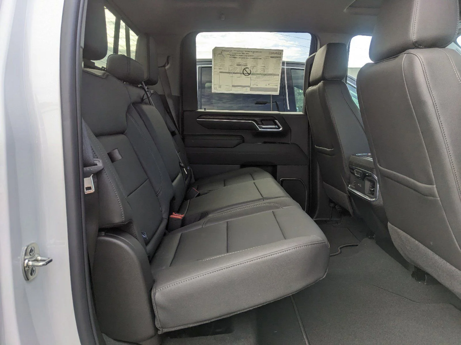 New 2025 White Frost Tricoat GMC SLT image 17