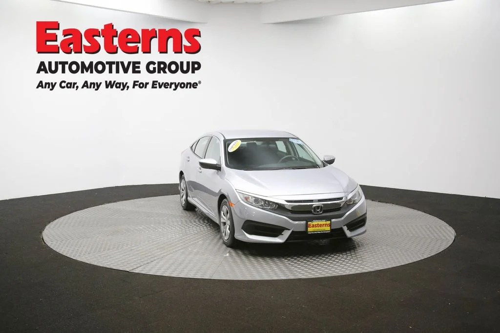 Used 2018 Silver Honda LX image 46