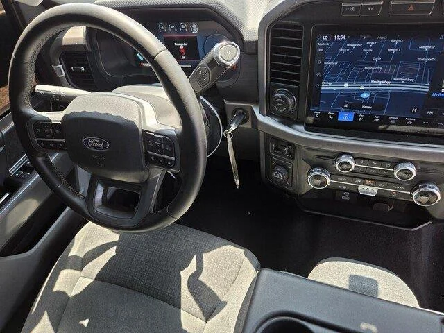 Used 2024 Oxford White Ford XLT image 33