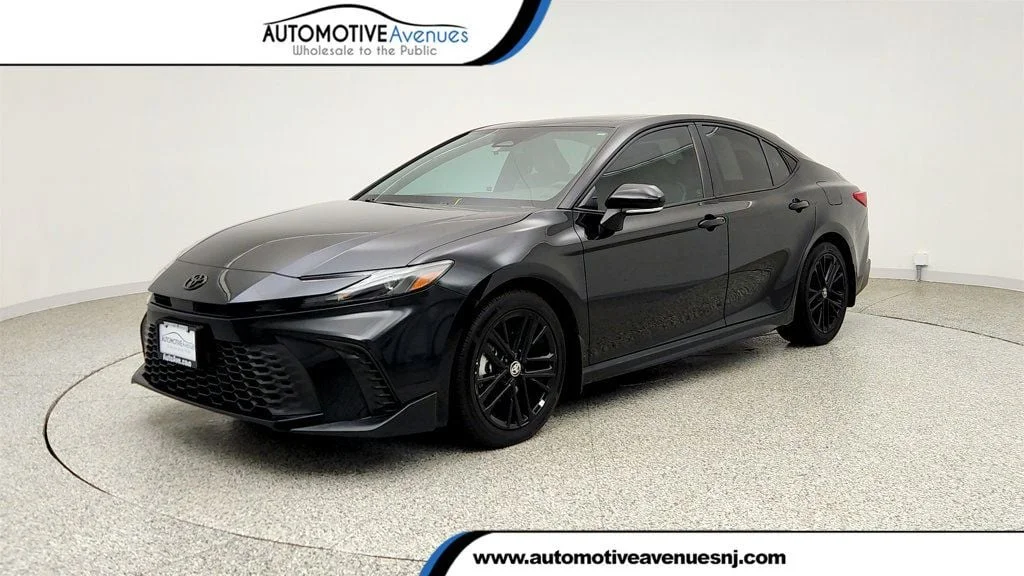 Used 2025 Midnight Black Metallic Toyota SE w/ Moonroof & Multimedia Upgrade Pkg image 1