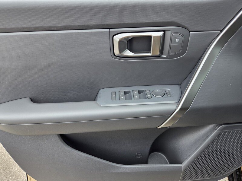New 2027 Terrain Brown / Black Roof Kia X-Line S image 9