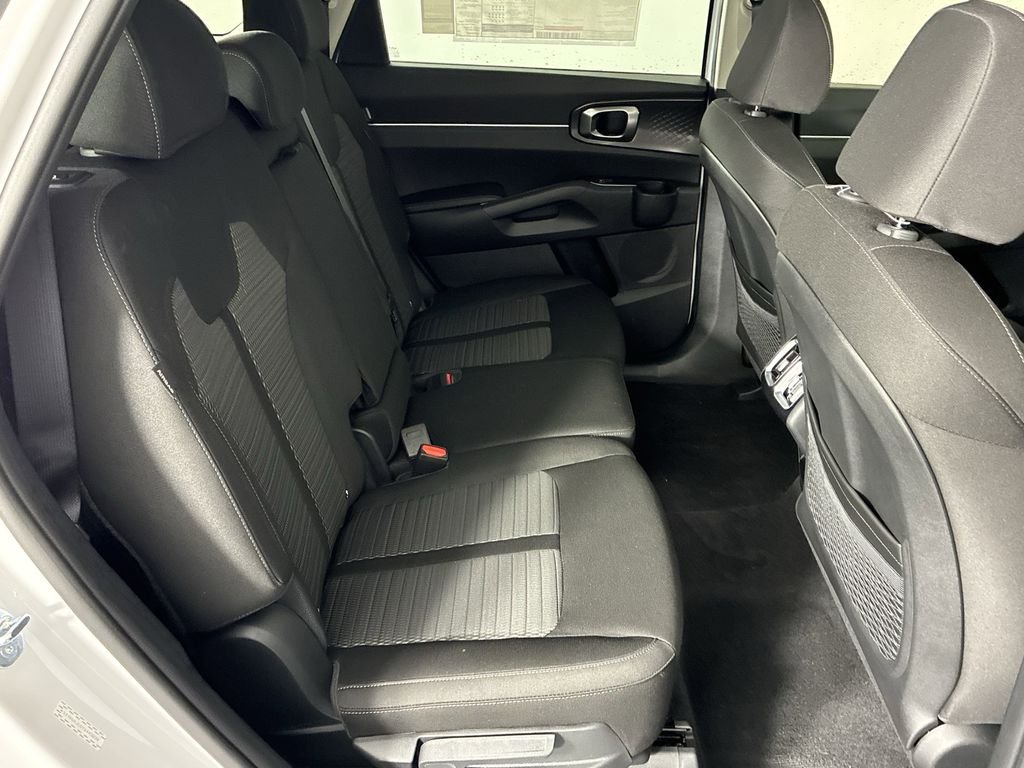 New 2026 Glacial White Pearl Kia LX image 32