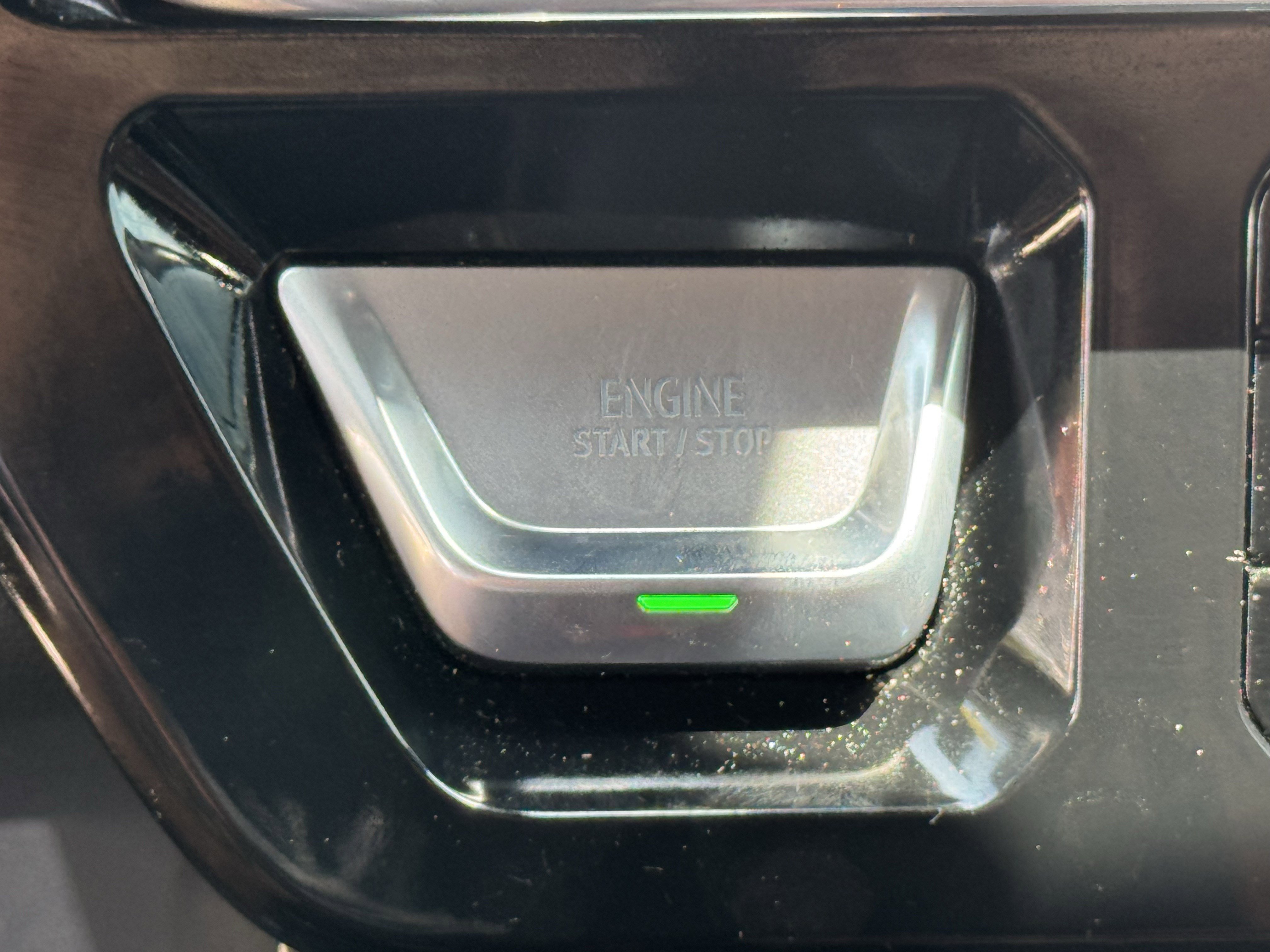 Used 2025 Onyx Black GMC Denali Ultimate image 21