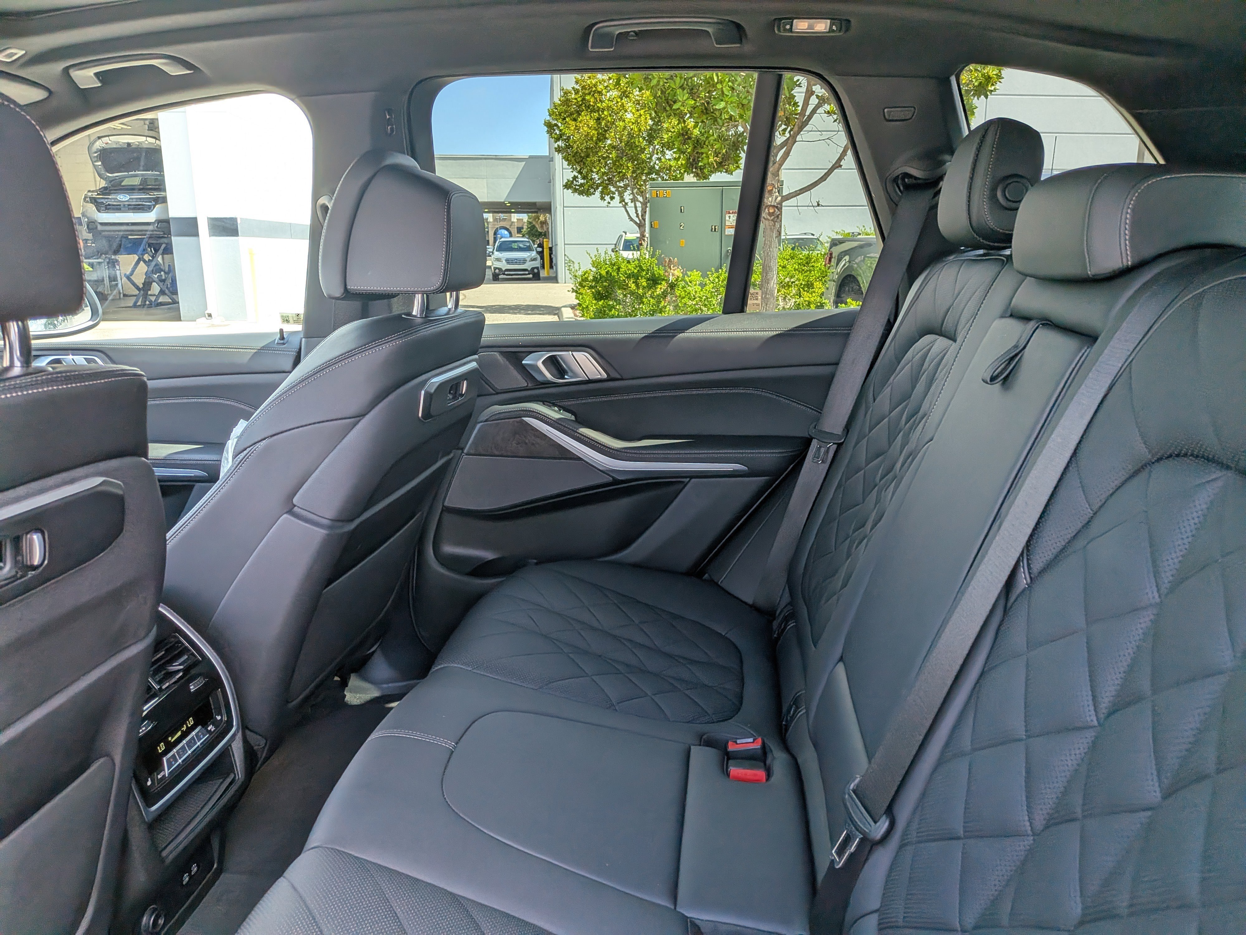 Used 2024 Skyscraper Gray Metallic BMW xDrive40i image 15