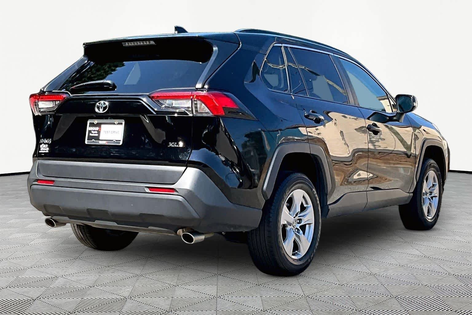 Used 2025 Midnight Black Metallic Toyota XLE image 13