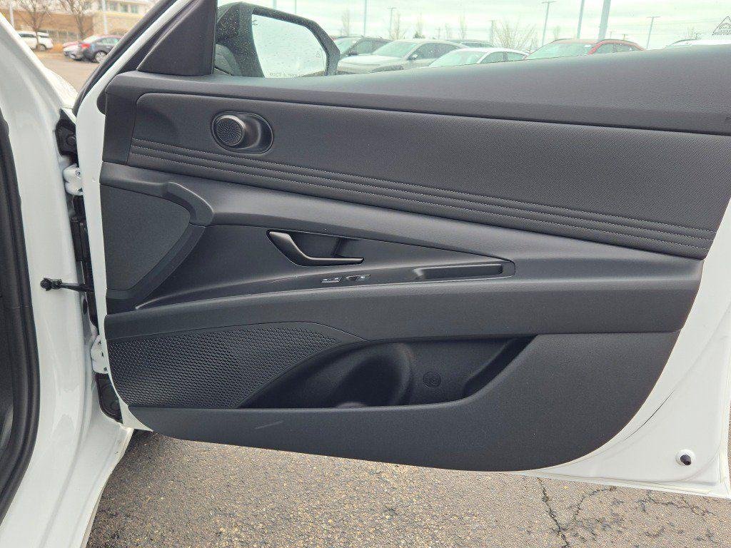 New 2026 White Hyundai SEL Sport image 9