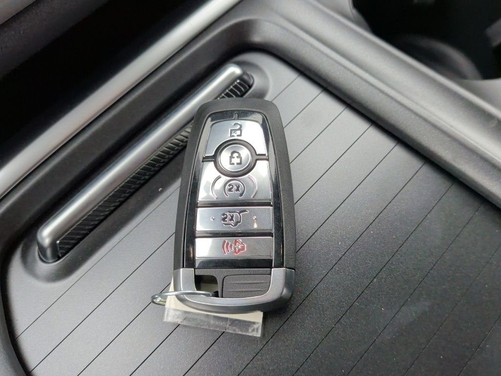 New 2026 Agate Black Metallic Ford MAX Active image 50