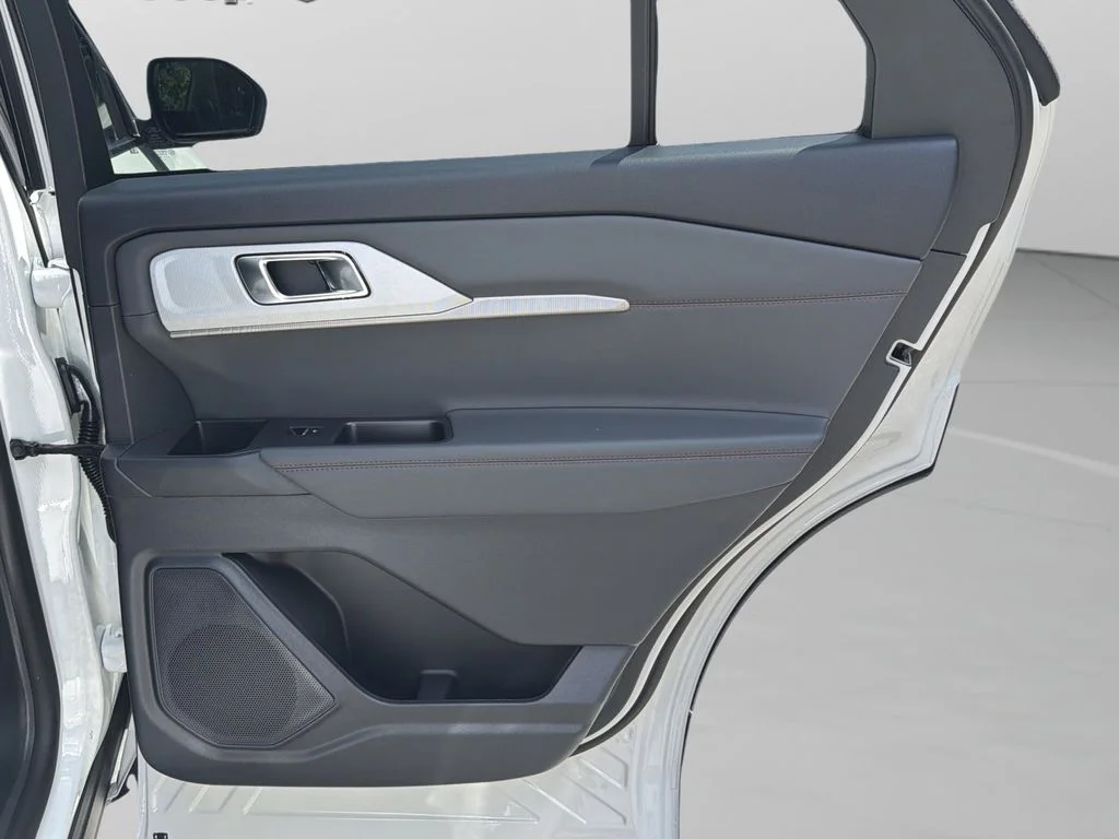 New 2026 Star White Metallic Tri-Coat Ford Active image 62