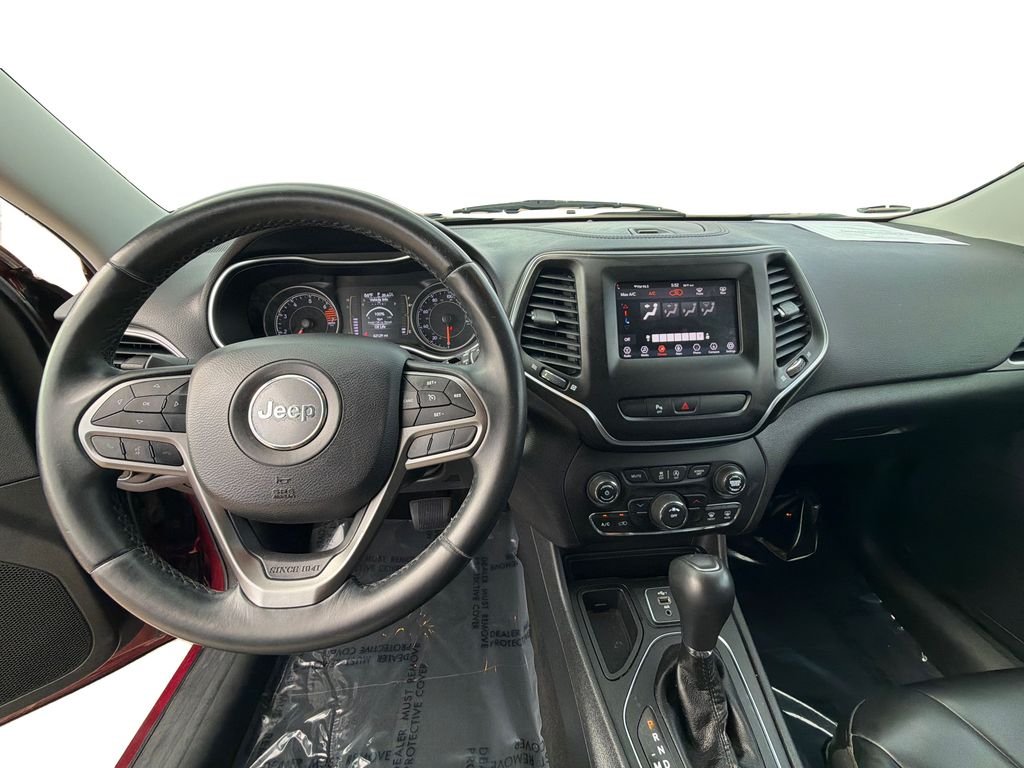 Used 2019 Velvet Red Pearlcoat Jeep Latitude Plus image 21