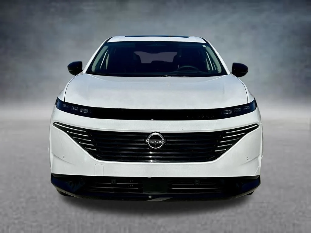 Used 2026 Everest White P Nissan Platinum image 9