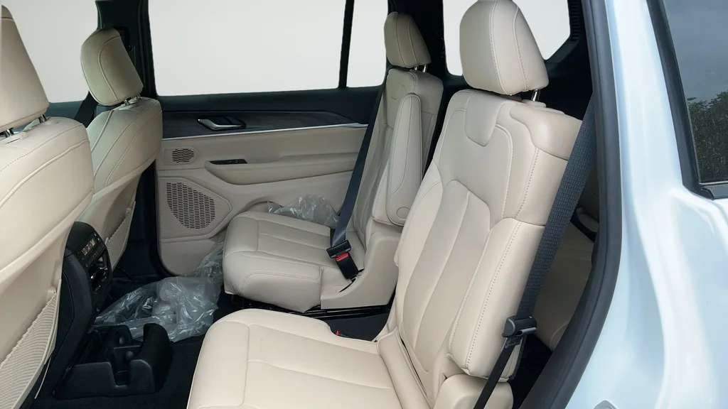 New 2026 Bright White Clearcoat Jeep Limited image 20