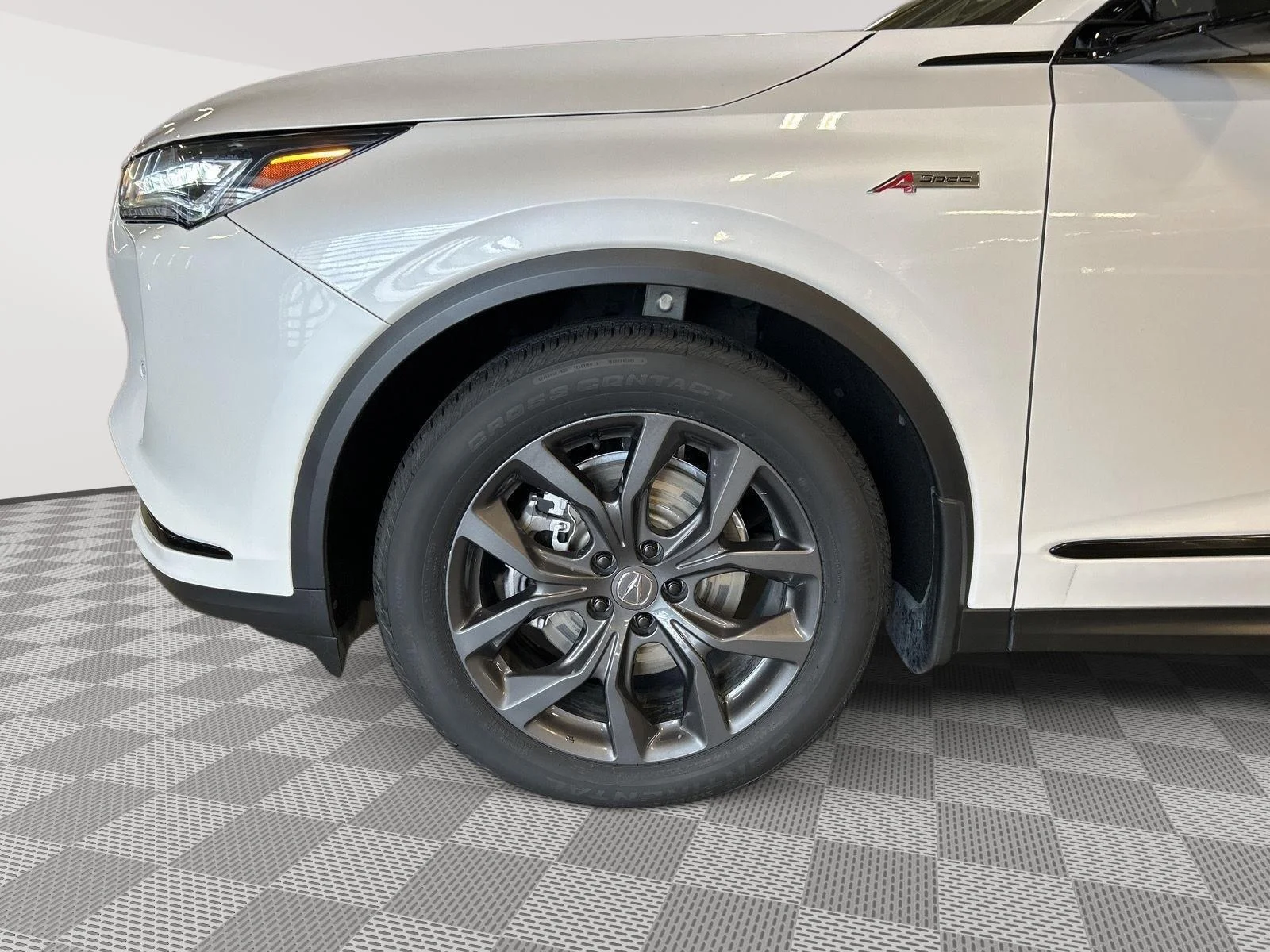 Used 2024 Platinum White Pearl Acura SH-AWD w/A-SPEC image 9