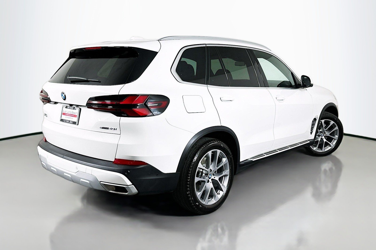 Used 2026 Alpine White BMW sDrive40i image 14
