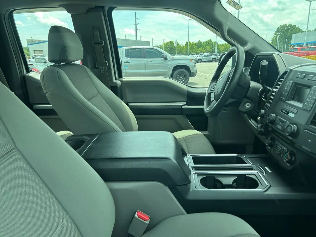 Used 2016 Silver Ford XL image 10