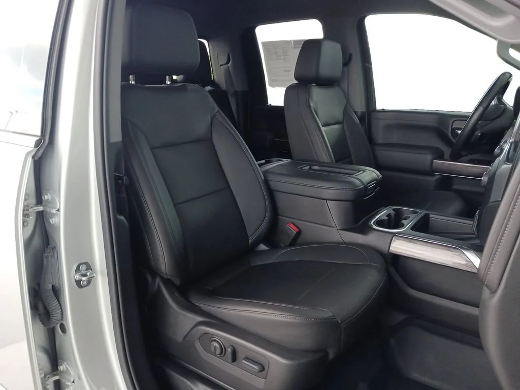 Used 2022 Silver Ice Metallic Chevrolet LTZ image 28