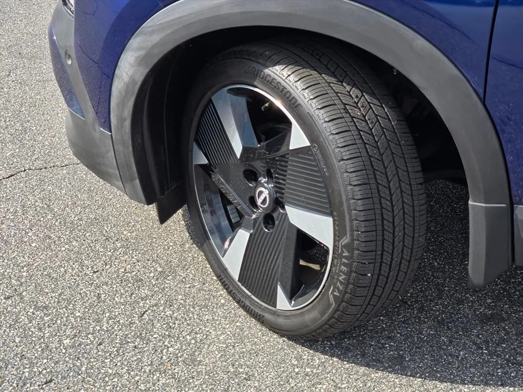 Used 2025 Blue Nissan SR image 27
