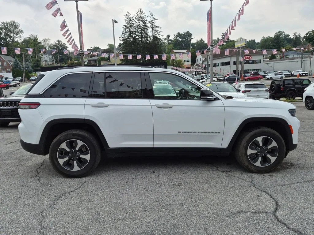 Used 2023 White Jeep 4xe image 5