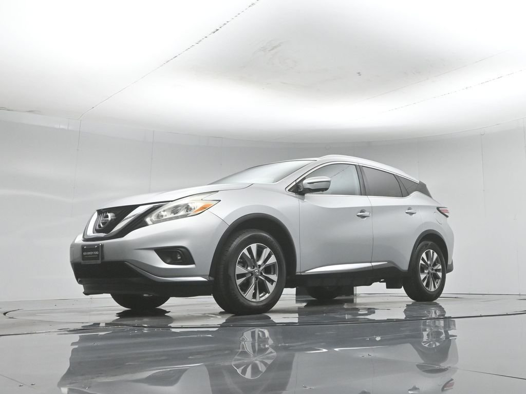 Used 2016 Silver Nissan SL image 41