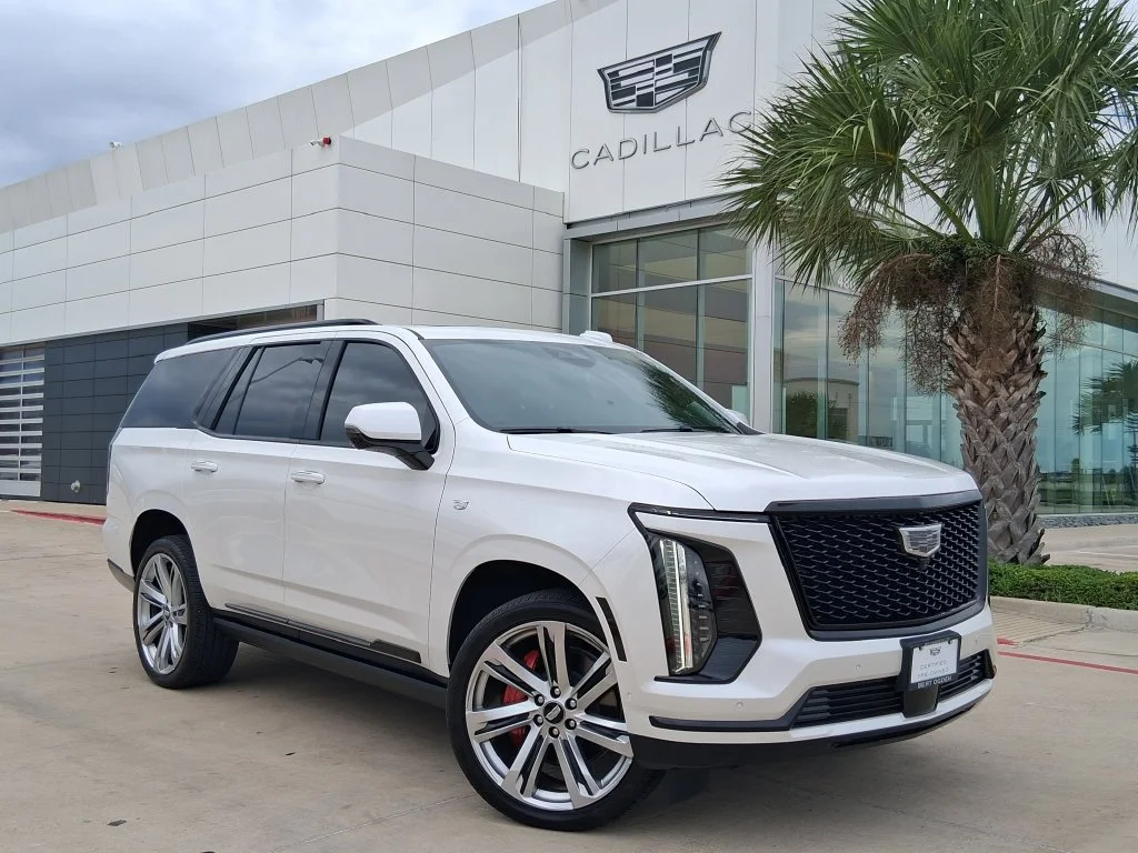 Used 2025 Crystal White Tricoat Cadillac Sport Platinum image 1
