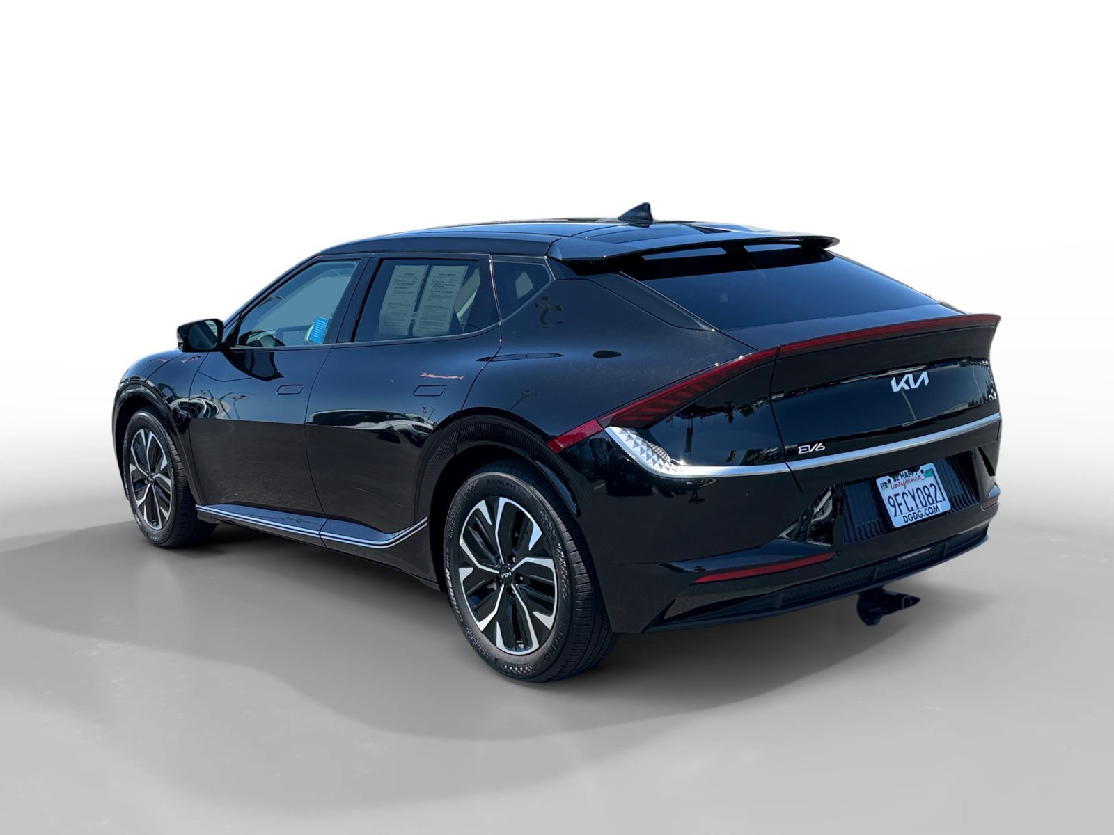 Used 2022 Aurora Black Kia Wind image 3