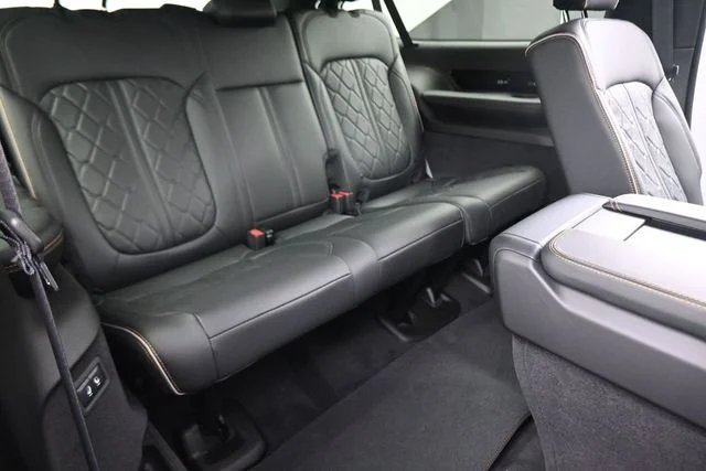 New 2026 High Gloss Black Exterior Paint Jeep Summit Reserve image 25