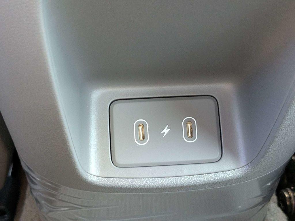 New 2026 White Hyundai SE image 13