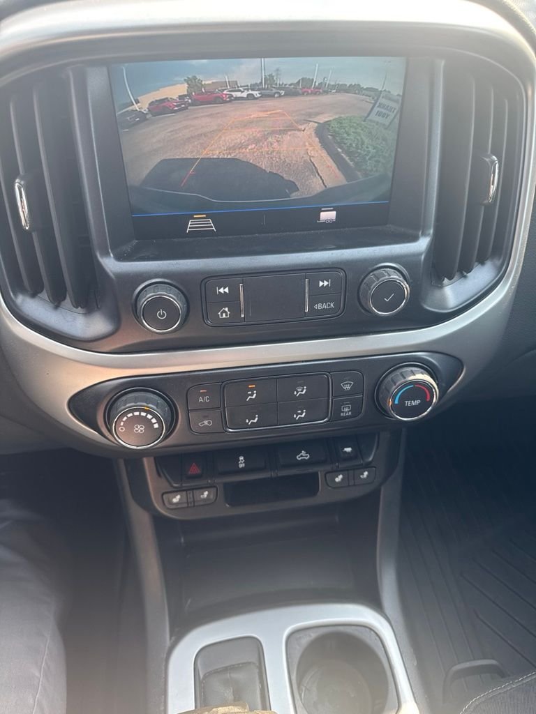 Used 2021 White Chevrolet LT image 4