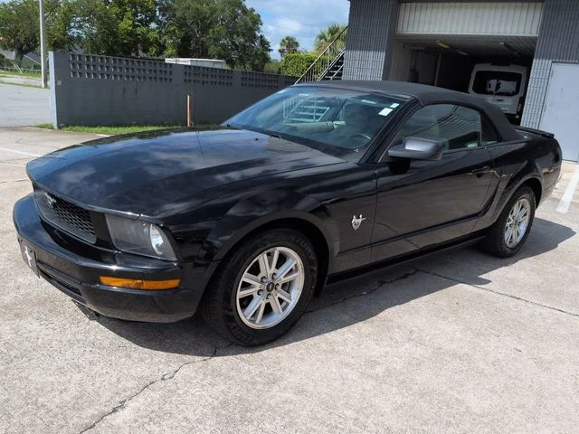 Used 2009 Black Ford V6 image 8