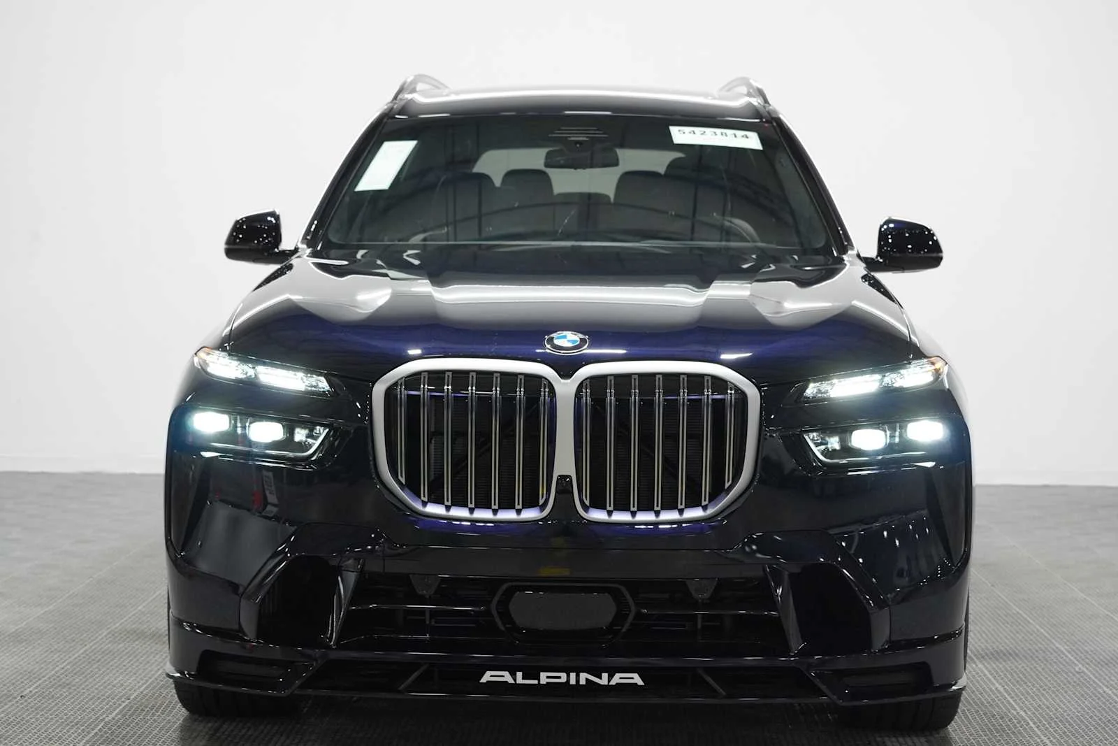 New 2026 Carbon Black Metallic BMW ALPINA XB7 image 3