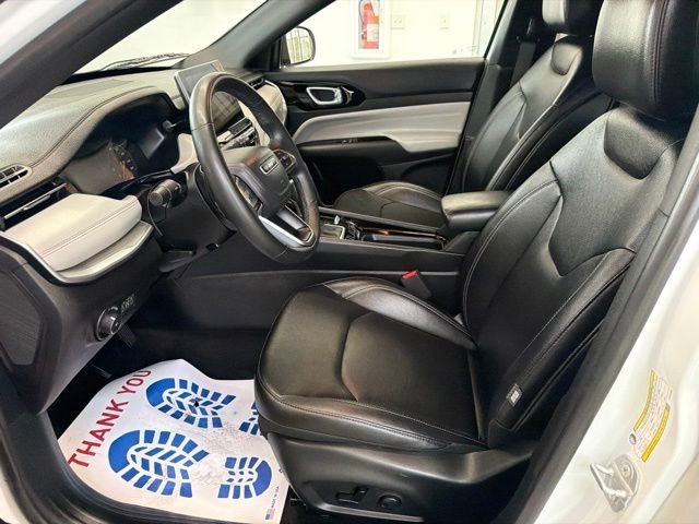 Used 2025 Bright White Clearcoat Jeep  image 15