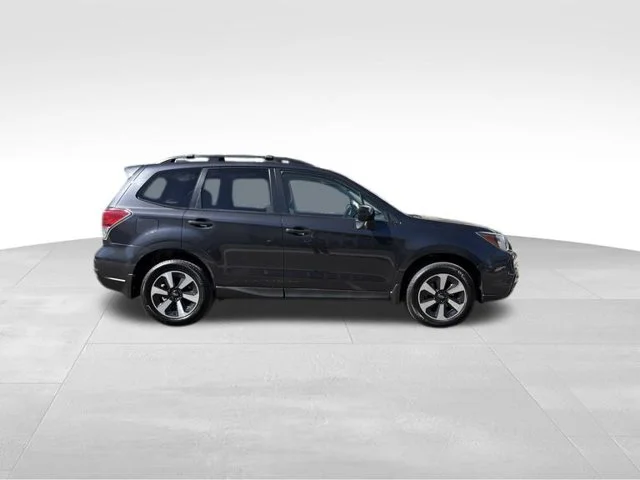 Used 2018 Gray Subaru 2.5i Premium image 6