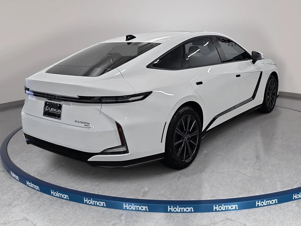 Used 2026 WHITE NOVA GLASS FLAKE Lexus 500e Premium image 6