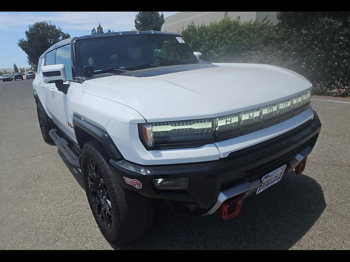Used 2024 Interstellar White GMC 2X image 13