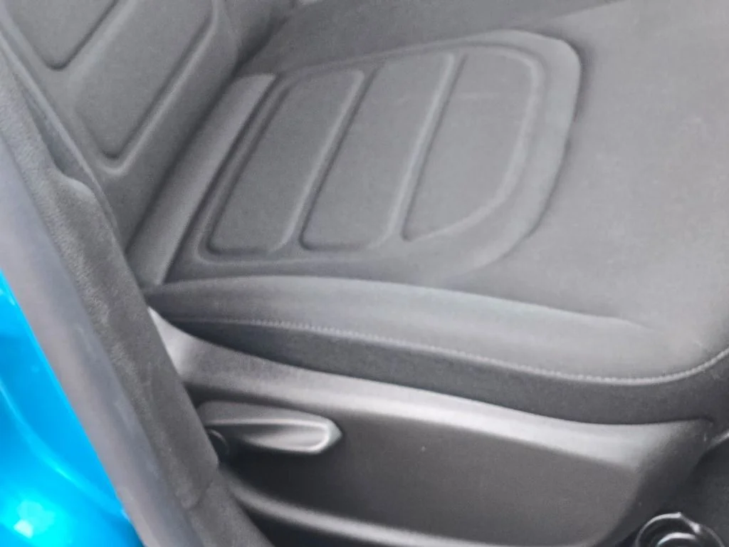 Used 2021 Teal Jeep Latitude image 8