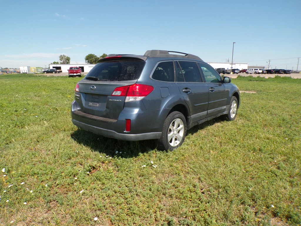 Used 2013 Twighlight Blue Metallic Subaru 2.5i Premium image 5