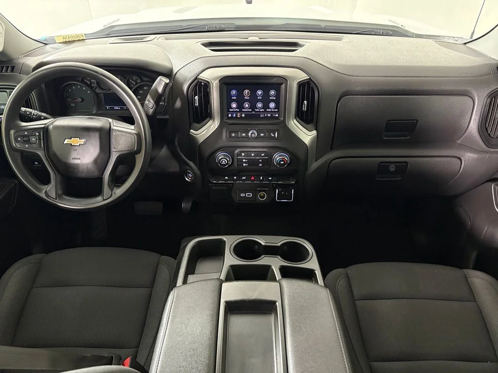 Used 2024 White Chevrolet Custom image 36